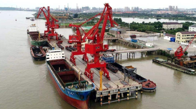 玉树概述露天料场港口封闭问题的实行方法
